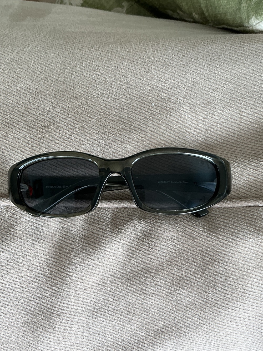 Classic Black Oval Sunglasses - men’s by VENERDI